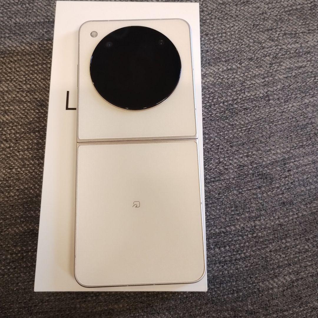 ワイモバイル　Libero Flip ゴールド